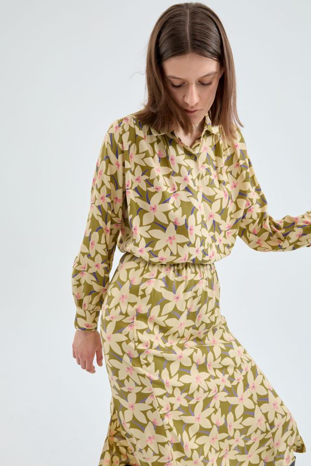 CAMISA DE MANGA LARGA CON ESTAMPADO FLORAL VERDE