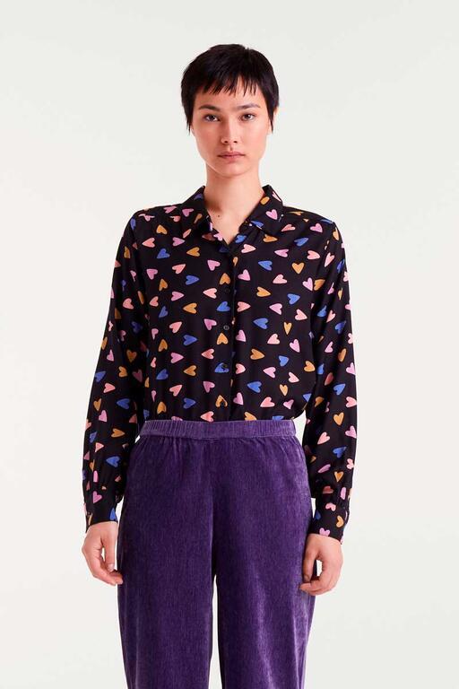 Camisa Compañía Fantástica estampado corazones