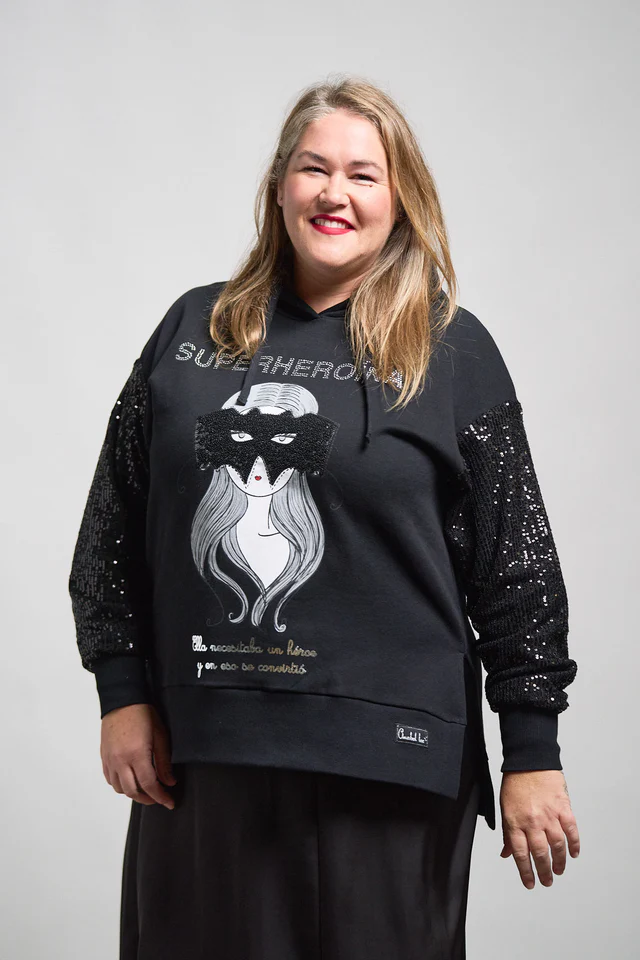 Sudadera Anabel Lee Superheroína negro