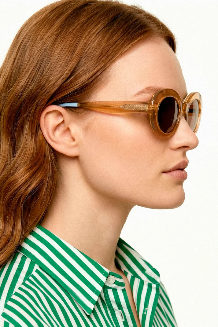 Gafas de sol ambar Mr. Boho con punta patillas multicolor verde y azul claro