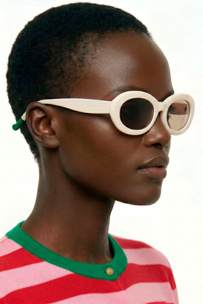 Gafas de sol blancas Mr. Boho con punta de patillas multicolor verde y rojo