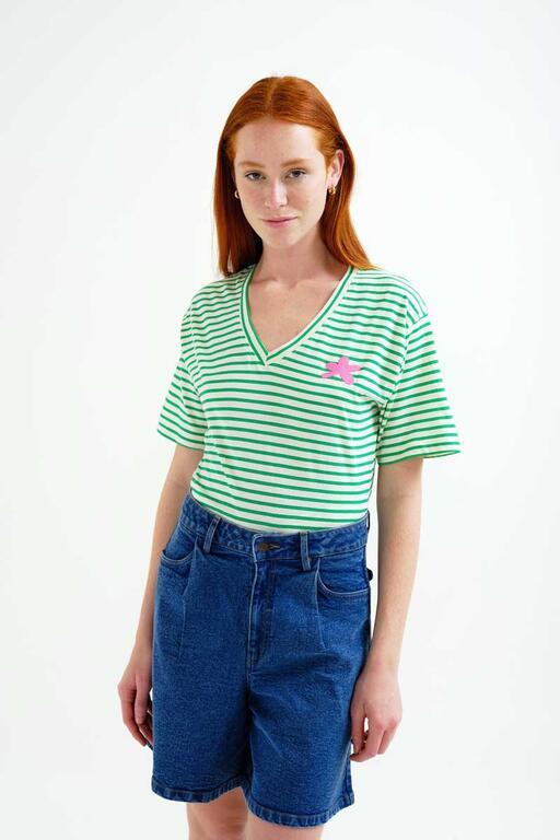 Camiseta Compañía Fantástica con estampado de rayas blanco y verde