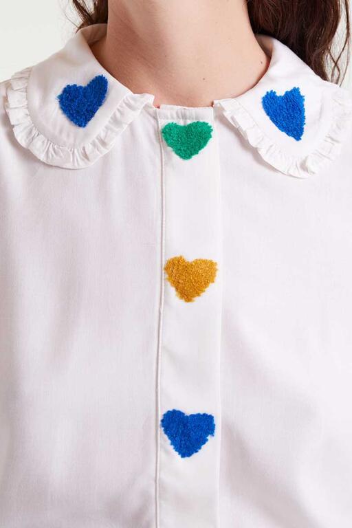 Camisa Compañía Fantástica cuello blanca