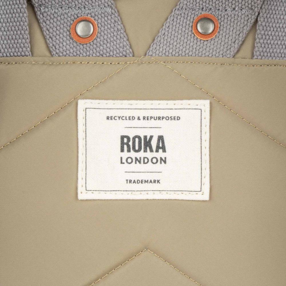 Mochila Roka Canfield B Recycled Nylon Medium Taupe Mochila Roka Canfield B Recycled Nylon Medium Taupe